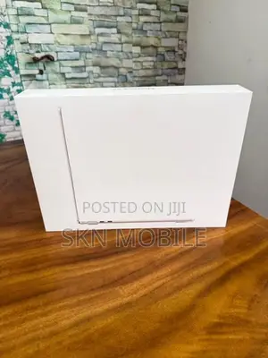 Apple MacBook M3 Air 16GB 512GB 13.6”
