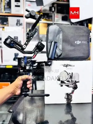 DJI RS 4 Gimbal Stabilizer Combo