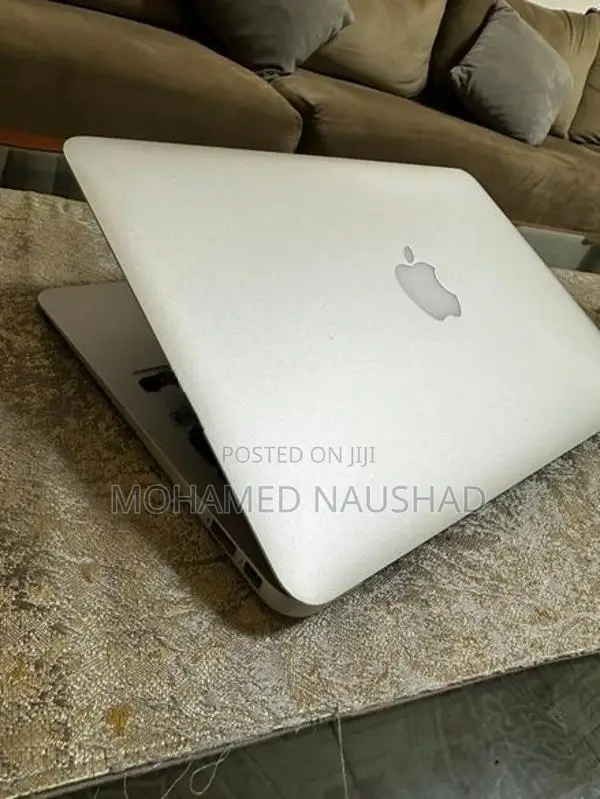 Apple MacBook Air 11" silver color
