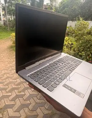 Lenovo IdeaPad Slim 3 | i5 16GB RAM 512GB SSD