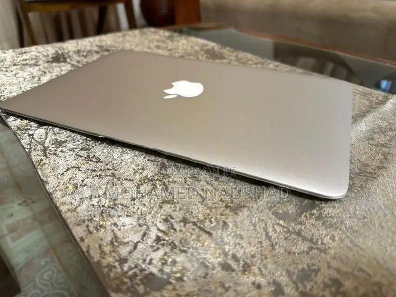 Apple MacBook Air 11" silver color