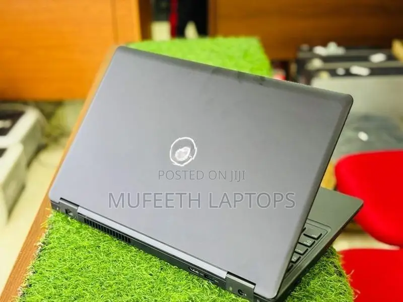 Dell i5 7Gen 8GB 256GB SSD 15.6”FHD Display