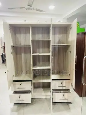 Melamine 3 door 4 lagrs