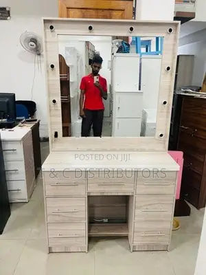 Hollywood Dressing Table