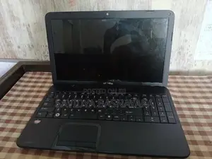 Toshiba Sattelite C850D Laptop