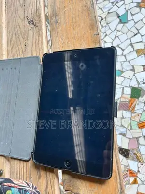Apple iPad Mini 1