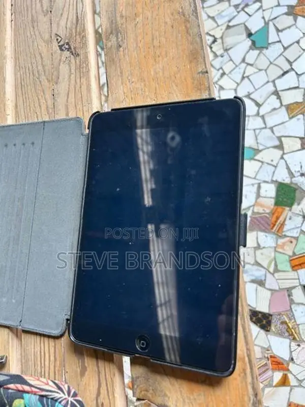 Apple iPad Mini 1
