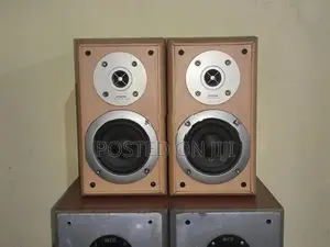 Hitachi Speakers
