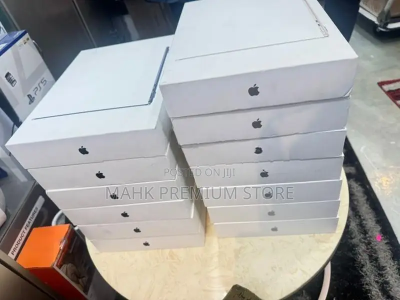 Apple Macbook 💻 Air M5 Skyblue