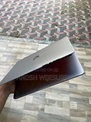 MacBook 17 pro