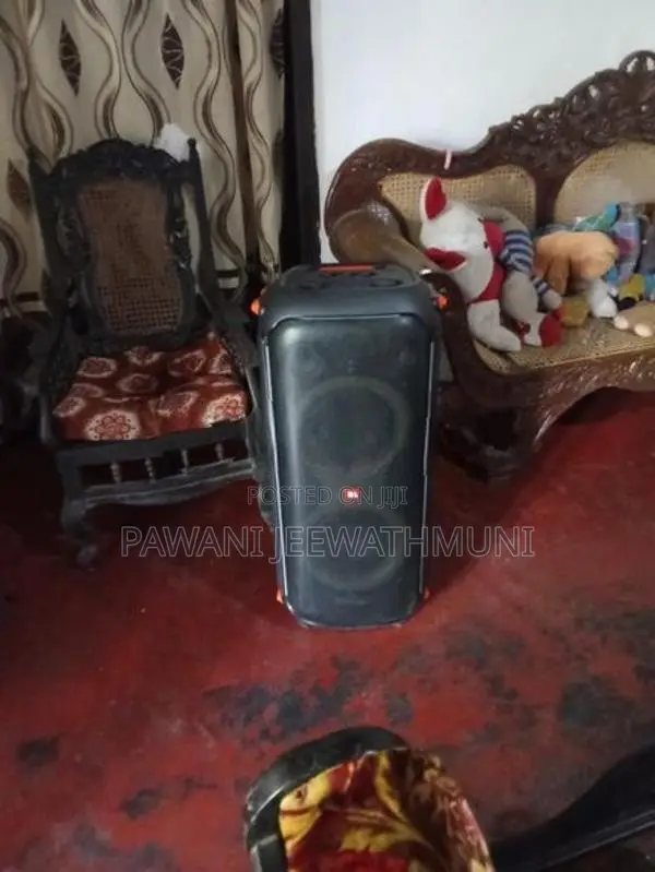 JBL 710 Speaker