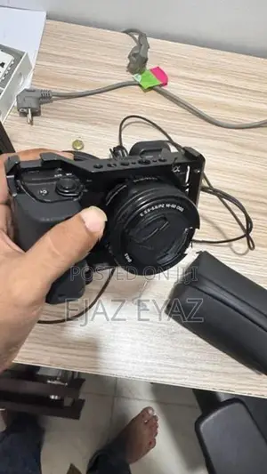 Sony Alpha 6400 With 16-50mm Lens