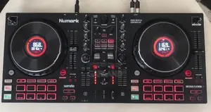 Numark Mixtrack Platinum FX DJ Controller-Japan