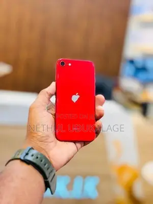 Apple iPhone SE 2 128GB | RED (Used)