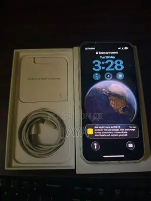 Apple iPhone 13 (Used)