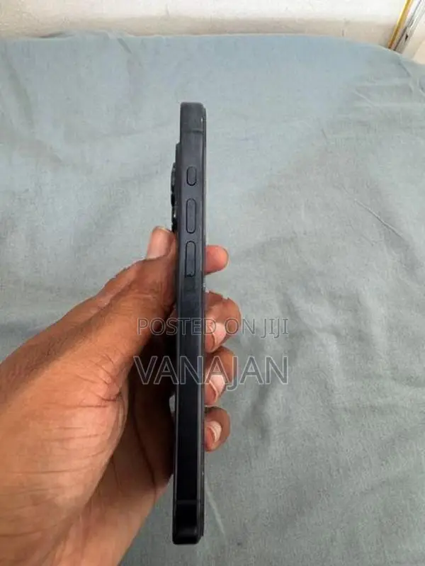 Apple iPhone 15 Pro (Used)