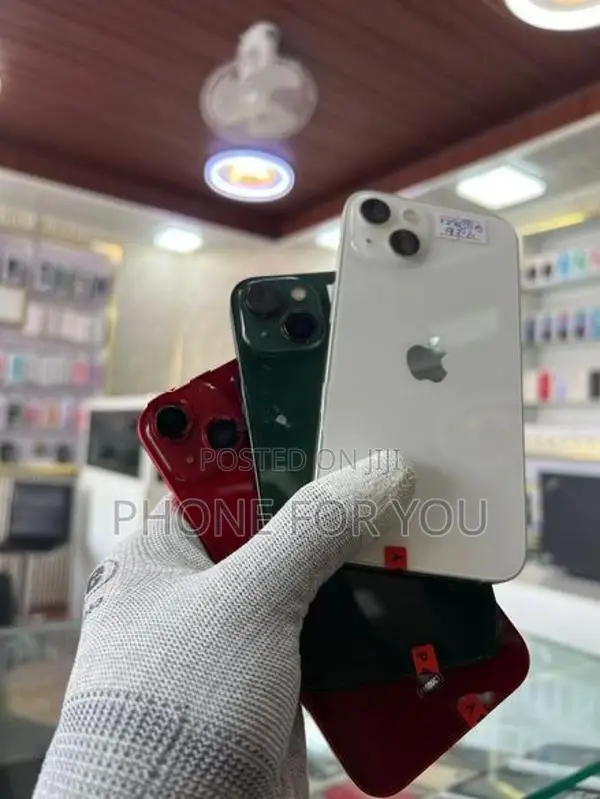Apple iPhone 13 (Used)