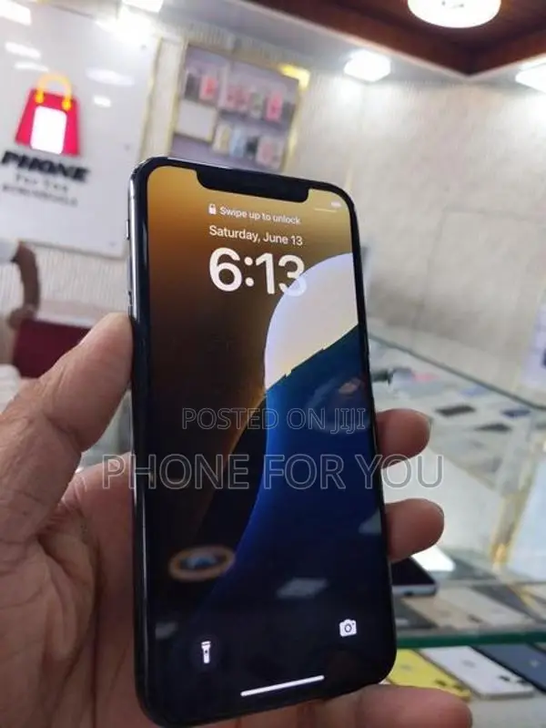 Apple iPhone XS (Used)
