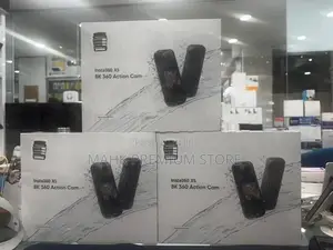 Insta 360 X5 Essential Bundle