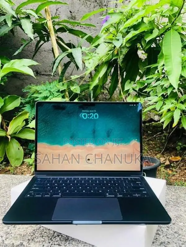 Apple Macbook M2 Air 256/8GB