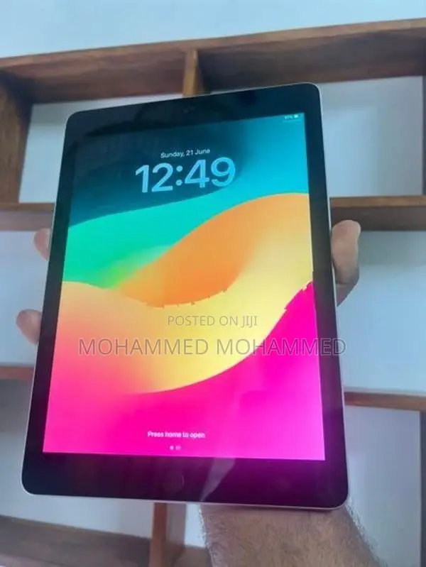 Apple iPad 6th Generation 128GB