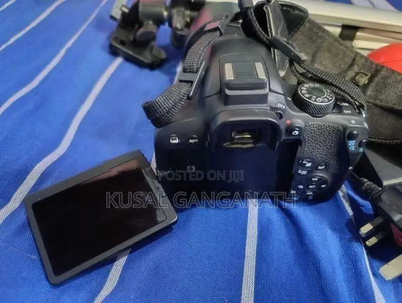 Canon 800D with 18-135 Lense