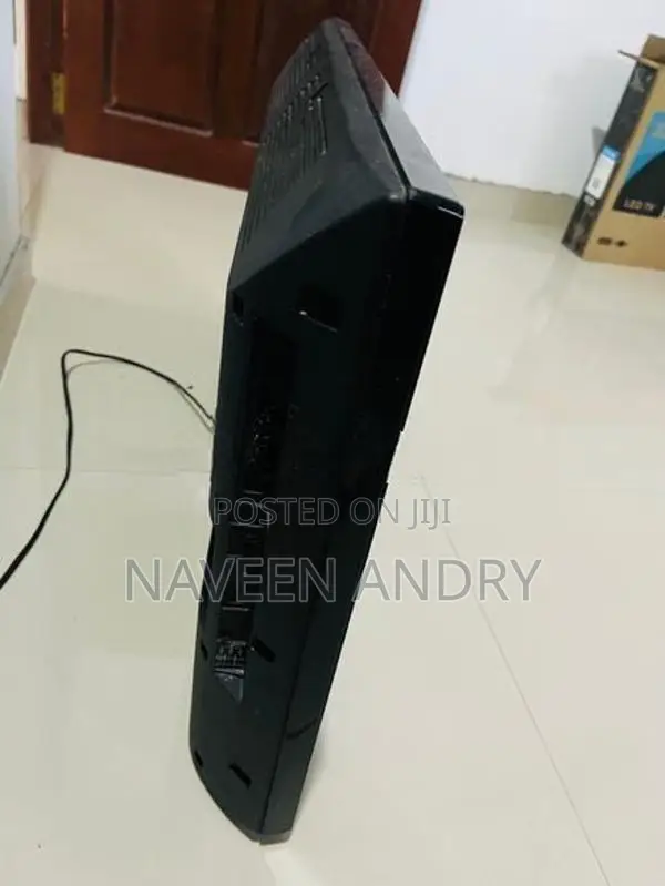Panasonic TH-L32C4X 32” TV for Parts