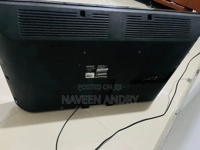 Panasonic TH-L32C4X 32” TV for Parts