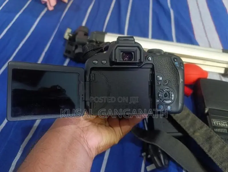 Canon 800D with 18-135 Lense