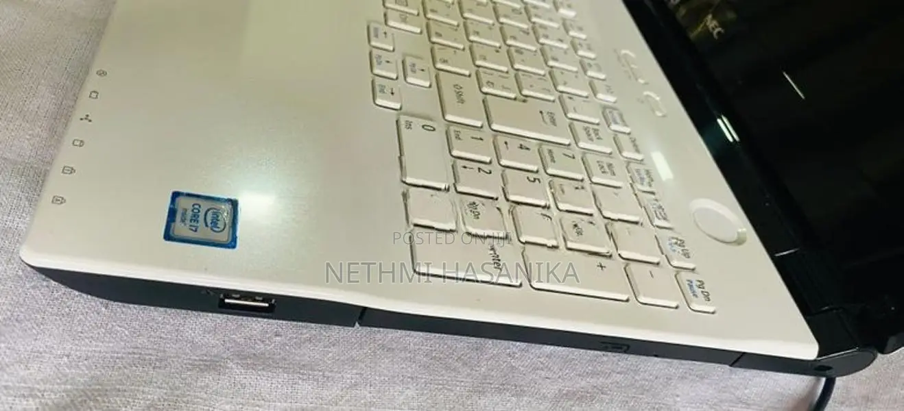 NEC Lavie NS700/E
