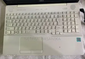 Fujitsu Lifebook AH77/Y