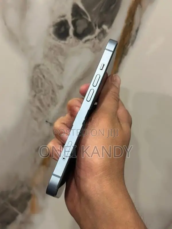 Apple iPhone 14 (Used)