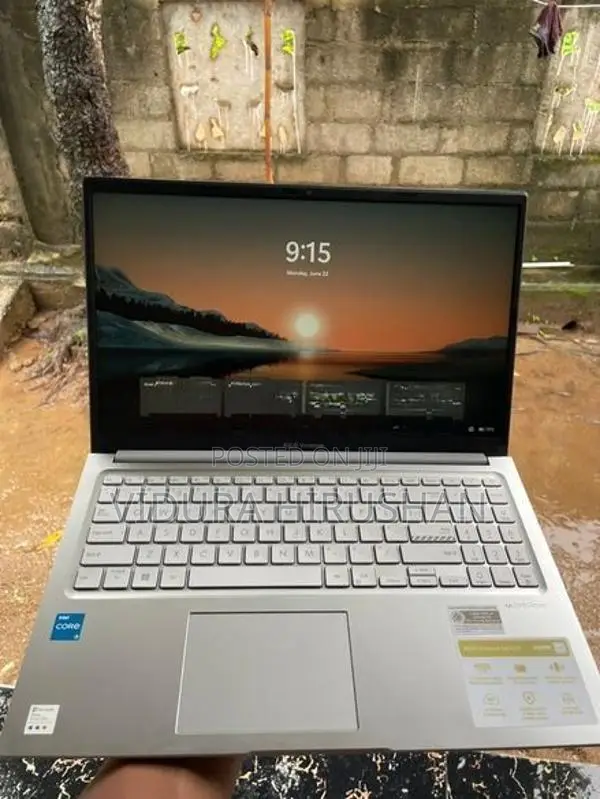 Asus i3 Laptop