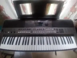 Yamaha PSR E443 Electric Organ Keyboard
