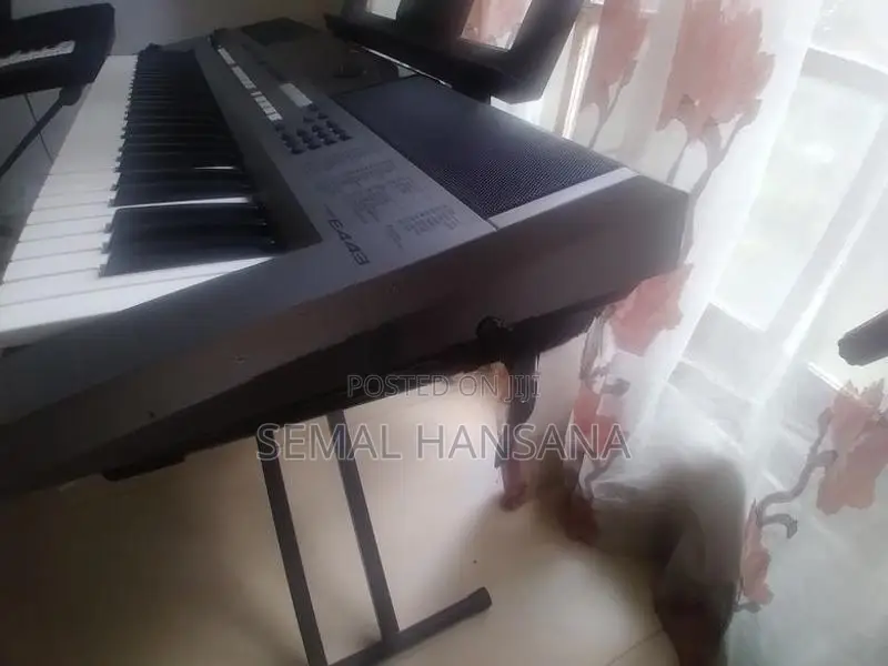 Yamaha PSR E443 Electric Organ Keyboard