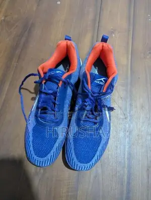 Non Marking Badminton Shoes HUNDRED Size 45