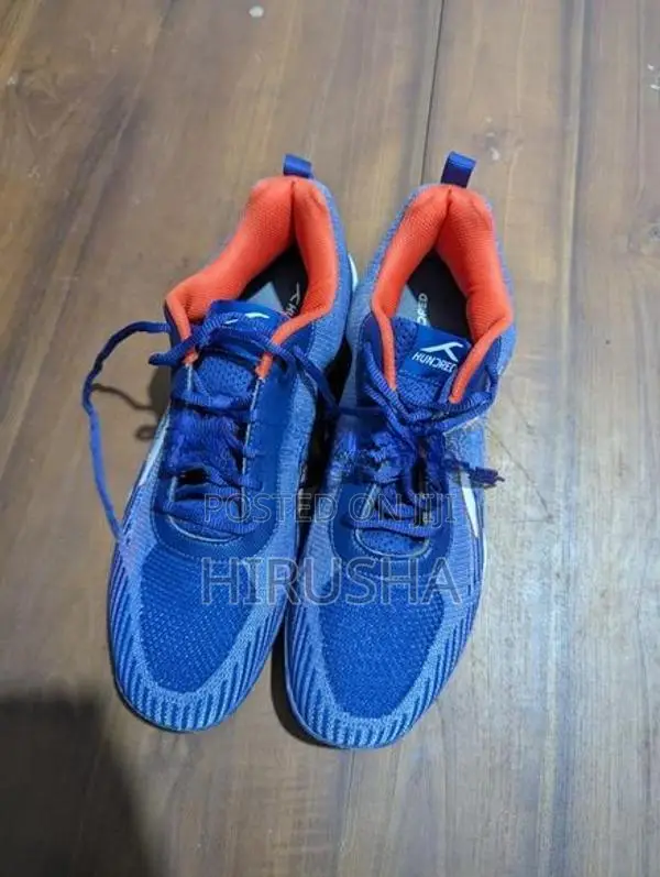Non Marking Badminton Shoes HUNDRED Size 45