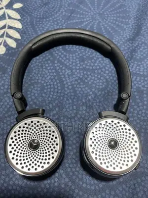 Mercedes-Benz AKG P104 Wireless Headphones