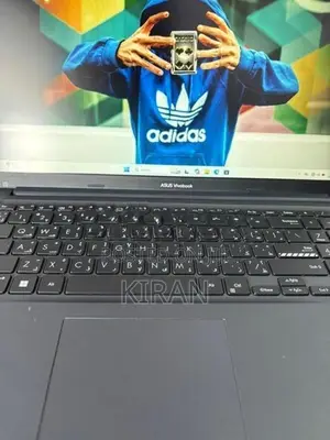 Asus Vivobook (i7 12th Gen)