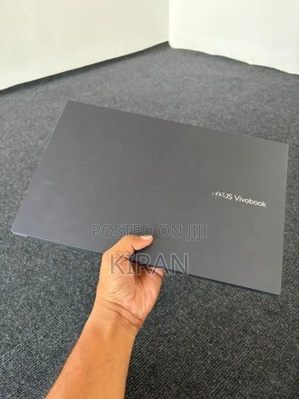 Asus Vivobook (i7 12th Gen)