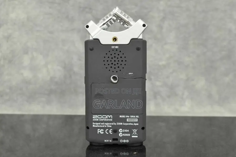ZOOM H4n 4-track digital audio recorder-Japan