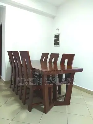 Mahogani Dining Table with 6 Chairs