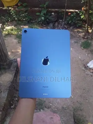 Apple iPad Air 5 (5th Gen) 64GB WiFi