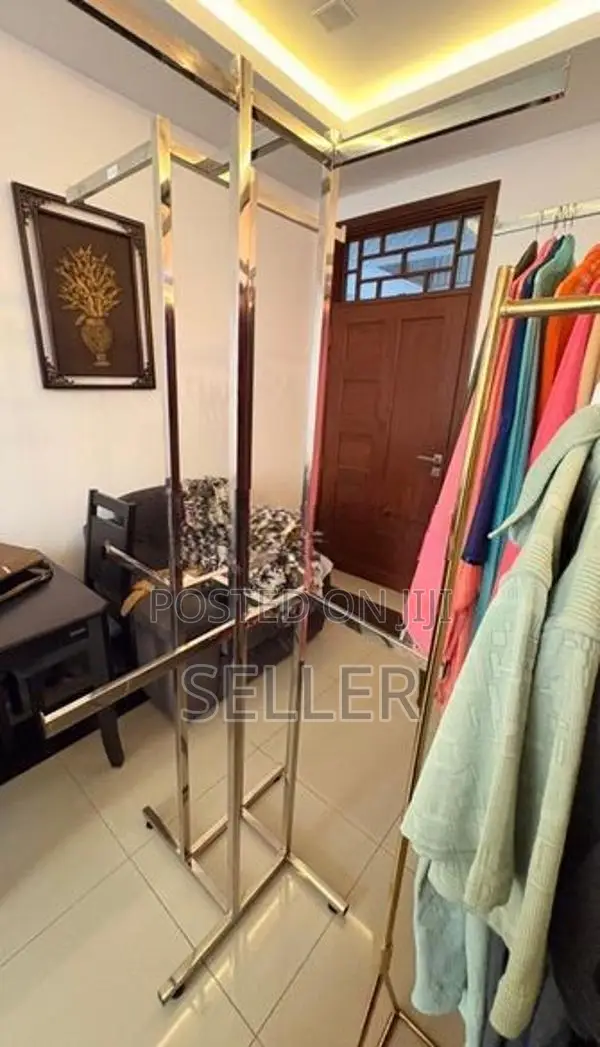 8 ways cloth rack