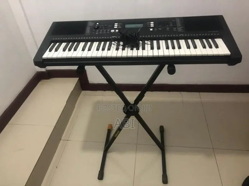 Yamaha Psr E373 Keyboard with Hercules Stand