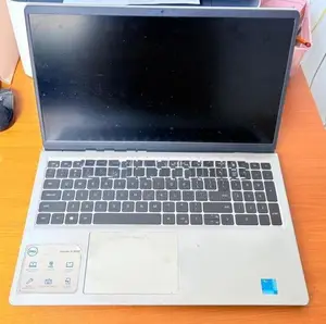 Dell 3511 Core I3 11 Gen 4GB W10