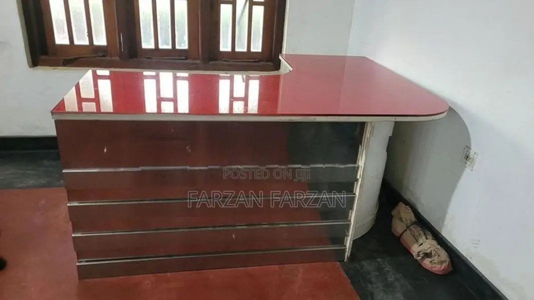 Shop Cabinet Tabel