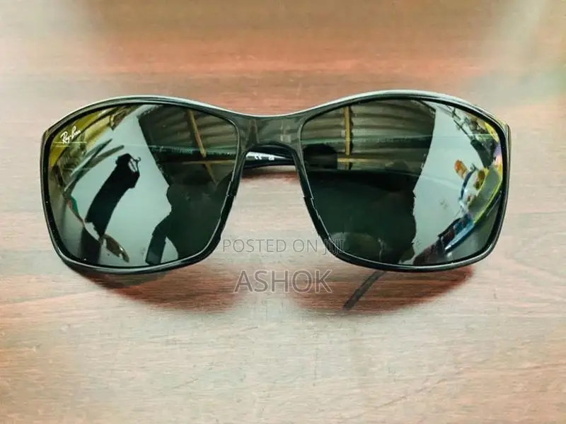 Ray-Ban