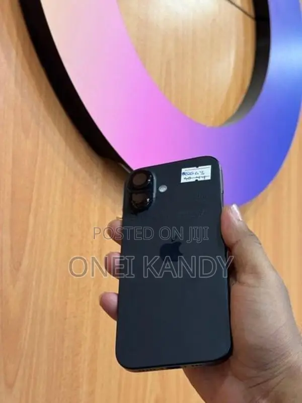 Apple iPhone 16 256GB (Used)