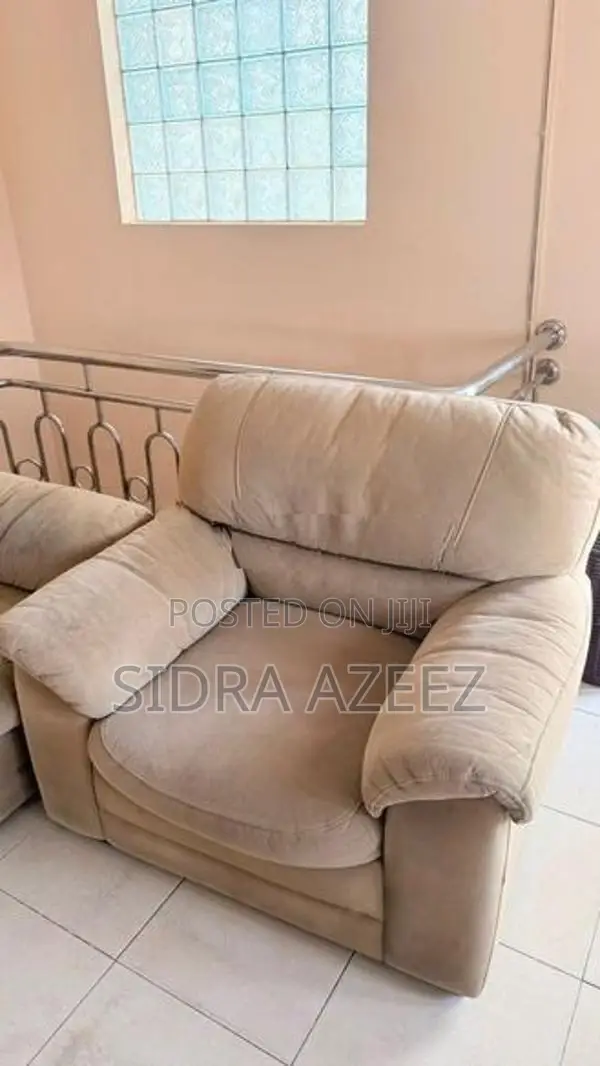 Comfortable 6-Seater Fabric Sofa Set (3+2+1)
